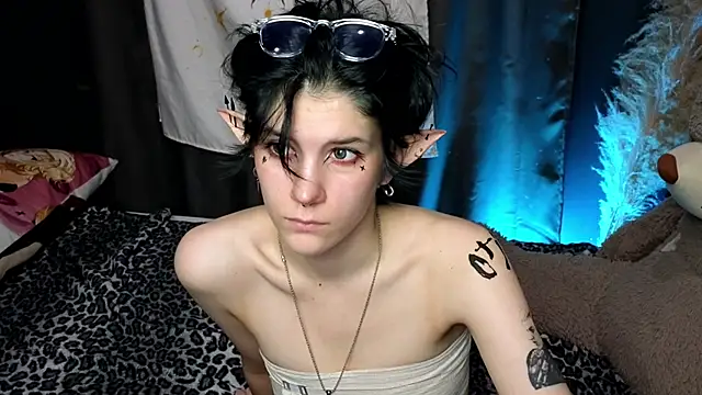 Snapshot of Hyeon_Jin chatting on January 15, 12:41 am Hyeon Jin online show from January 15, 12:41 am