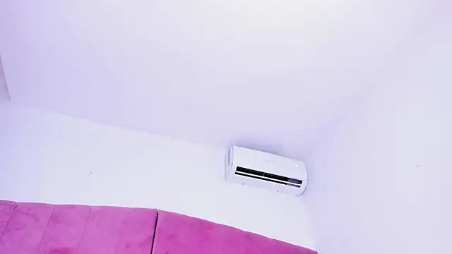 Snapshot of Bonnie_30_ chatting on February 4, 7:33 pm Bonnie 30 online show from February 4, 7:33 pm