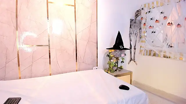 TylerBloom online show from October 27, 1:23 pm