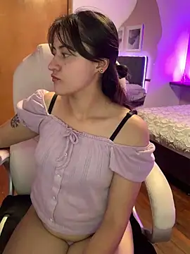 Snapshot of Camila_pinkk chatting on March 14, 7:55 pm Camila pinkk online show from March 14, 7:55 pm