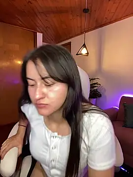 Snapshot of Camila_pinkk chatting on March 21, 7:24 pm Camila pinkk online show from March 21, 7:24 pm