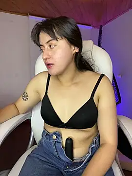 Snapshot of Camila_pinkk chatting on November 4, 4:44 pm Camila pinkk online show from November 4, 4:44 pm