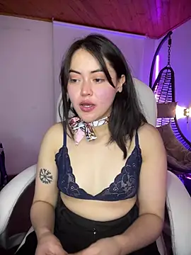 Camila pinkk online show from April 30, 1:29 pm