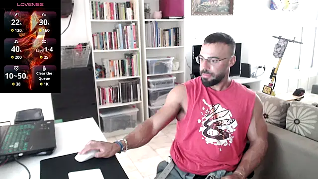 Snapshot of todddantes25 chatting on September 13, 6:35 am todddantes25 online show from September 13, 6:35 am