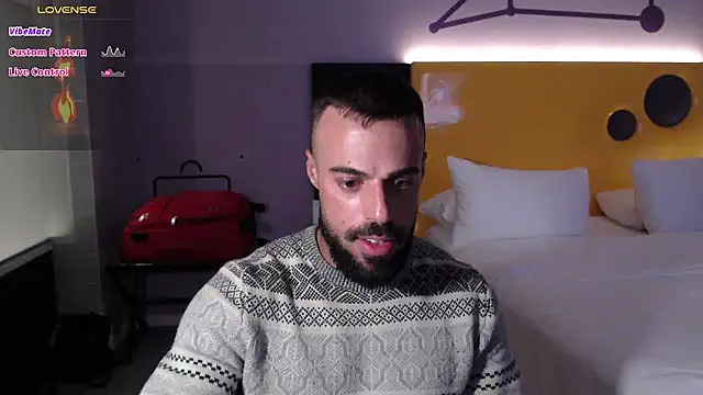 Snapshot of todddantes25 chatting on February 22, 1:11 am todddantes25 online show from February 22, 1:11 am