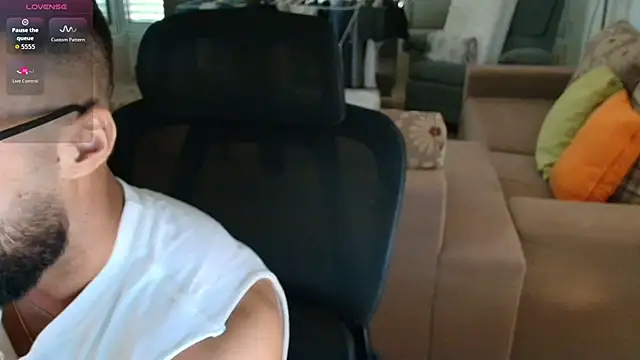 todddantes25 online show from April 18, 4:59 am