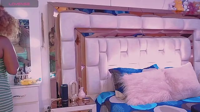 Aliana Ross online show from November 12, 7:23 am