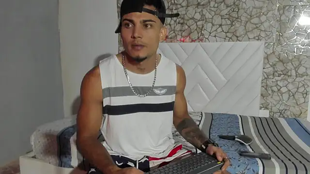 Snapshot of Aaron_butler chatting on March 2, 3:19 pm Aaron butler online show from March 2, 3:19 pm