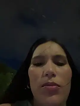 Snapshot of the_queen_of_street chatting on June 19, 11:42 pm the queen of street online show from June 19, 11:42 pm