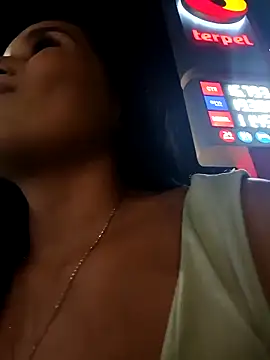 the queen of street online show from December 23, 3:28 am