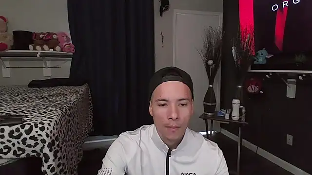 azzel19 online show from January 6, 8:18 pm