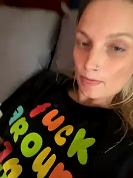 justpeachybaby online show from September 30, 8:59 pm