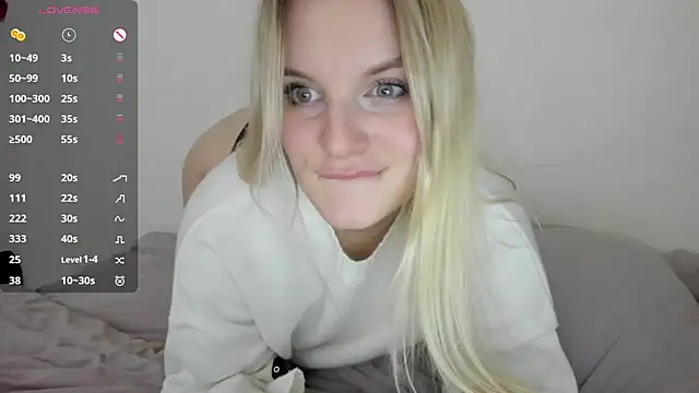 shiny bunnyyy online show from January 6, 3:09 am