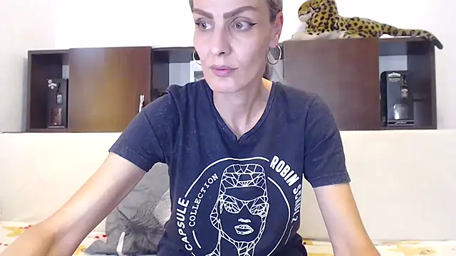 Snapshot of AshlineKatte chatting on October 24, 12:15 pm AshlineKatte online show from October 24, 12:15 pm