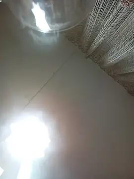 Lauren Amabel online show from April 9, 5:08 pm