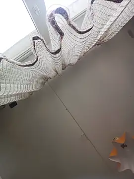 Lauren Amabel online show from March 19, 10:15 am