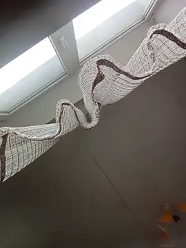 Lauren Amabel online show from April 10, 9:16 am