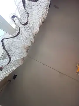 Lauren Amabel online show from March 25, 9:52 am