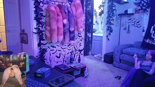 trashbrat online show from February 12, 1:38 am