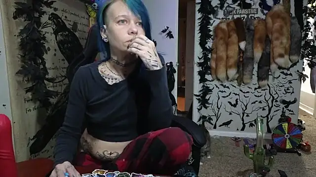 trashbrat online show from November 13, 9:02 am