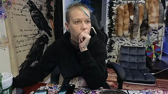 trashbrat online show from December 5, 9:19 am