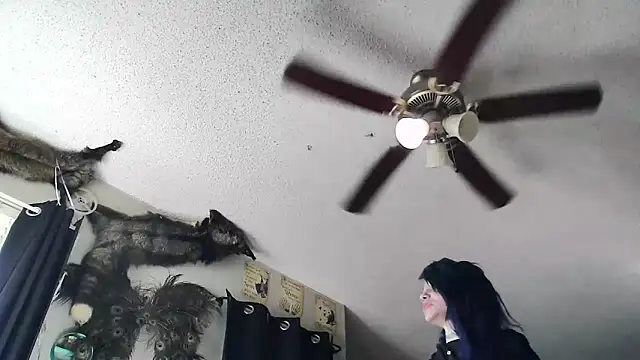 trashbrat online show from September 13, 10:21 pm