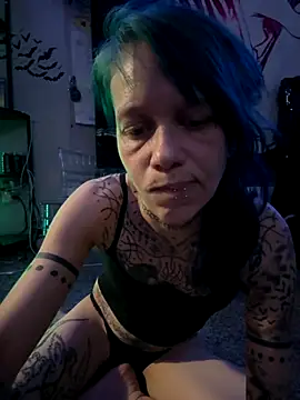 trashbrat online show from October 16, 8:33 am