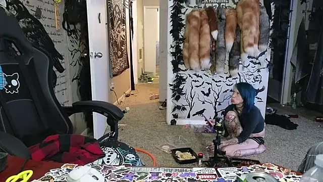 trashbrat online show from November 14, 6:28 am