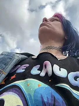 trashbrat online show from March 28, 11:17 pm