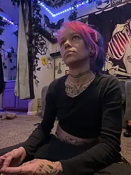 trashbrat online show from April 4, 5:58 am