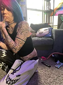 trashbrat online show from April 9, 11:33 pm