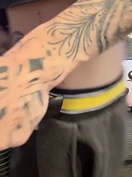 trashbrat online show from April 5, 10:49 pm