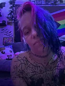 trashbrat online show from April 15, 11:16 am