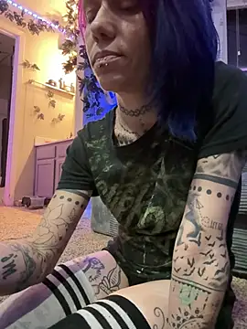 trashbrat online show from May 13, 8:21 am