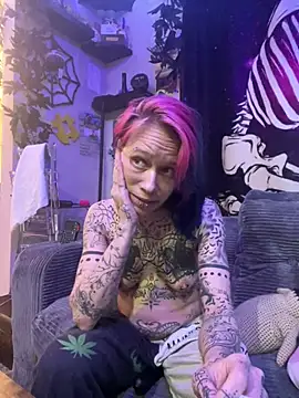 trashbrat online show from April 28, 2:27 am