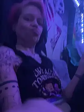 trashbrat online show from April 19, 7:31 am