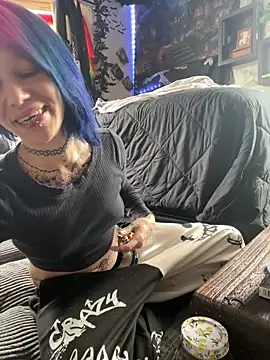 trashbrat online show from April 2, 8:26 pm