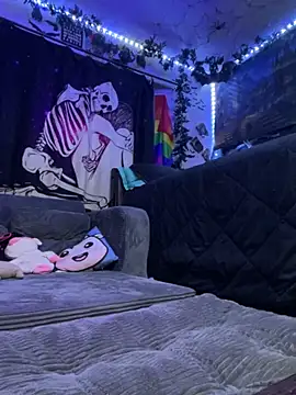 trashbrat online show from May 4, 1:31 am