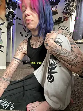 trashbrat online show from May 31, 7:58 pm
