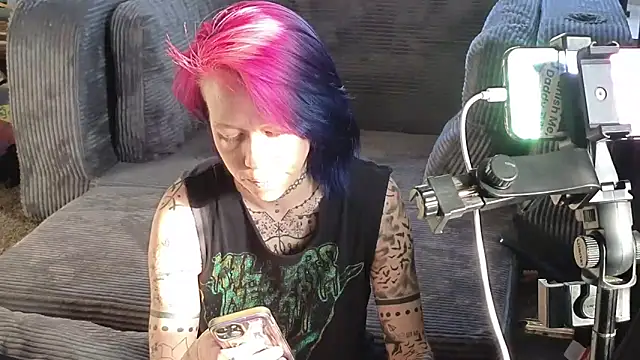 trashbrat online show from March 23, 11:15 pm