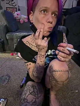 trashbrat online show from March 28, 10:38 am