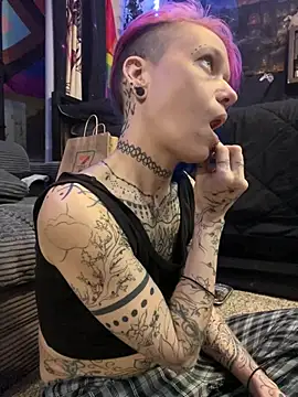 trashbrat online show from March 21, 7:20 am