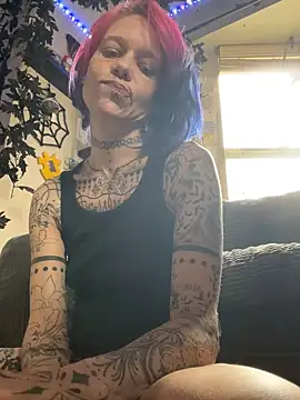 trashbrat online show from May 19, 8:27 pm