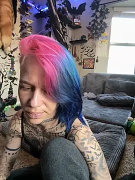 trashbrat online show from March 14, 11:55 pm