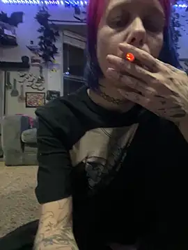 trashbrat online show from May 17, 6:02 am