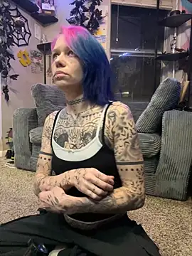 trashbrat online show from March 22, 7:54 am