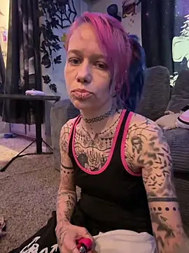 trashbrat online show from April 12, 8:34 pm