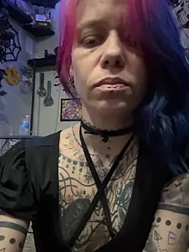 trashbrat online show from June 1, 8:03 am