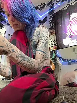 trashbrat online show from June 4, 8:24 pm