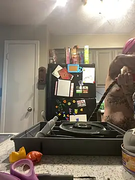 trashbrat online show from April 22, 10:38 pm